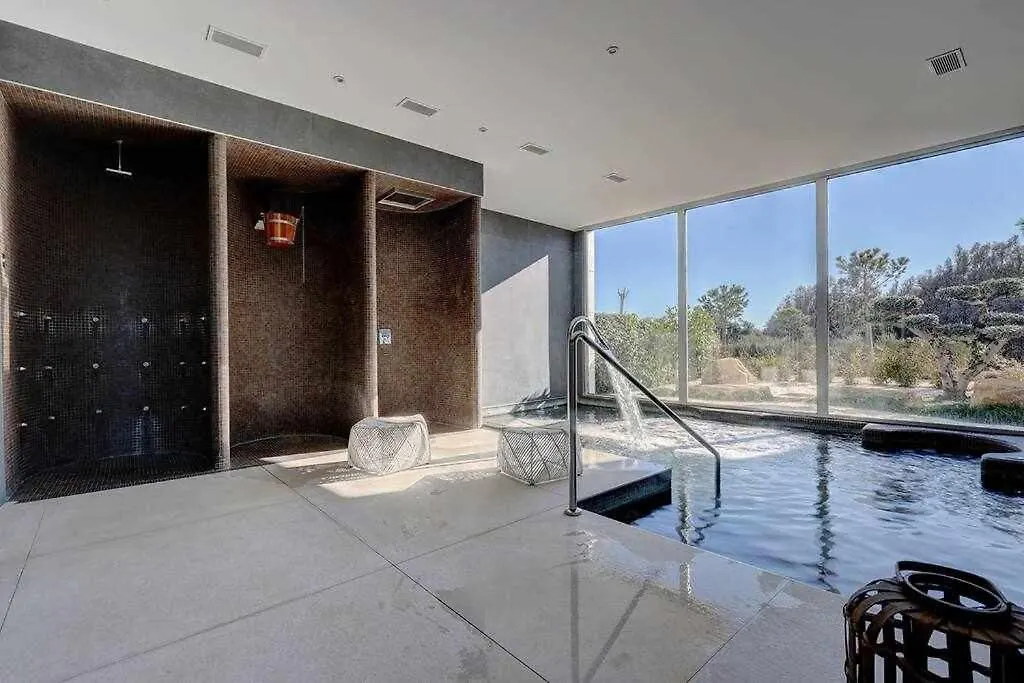 Edge Luxury Beachfront 3Br, 3 Pools, Spa, Gym Estepona Apartment