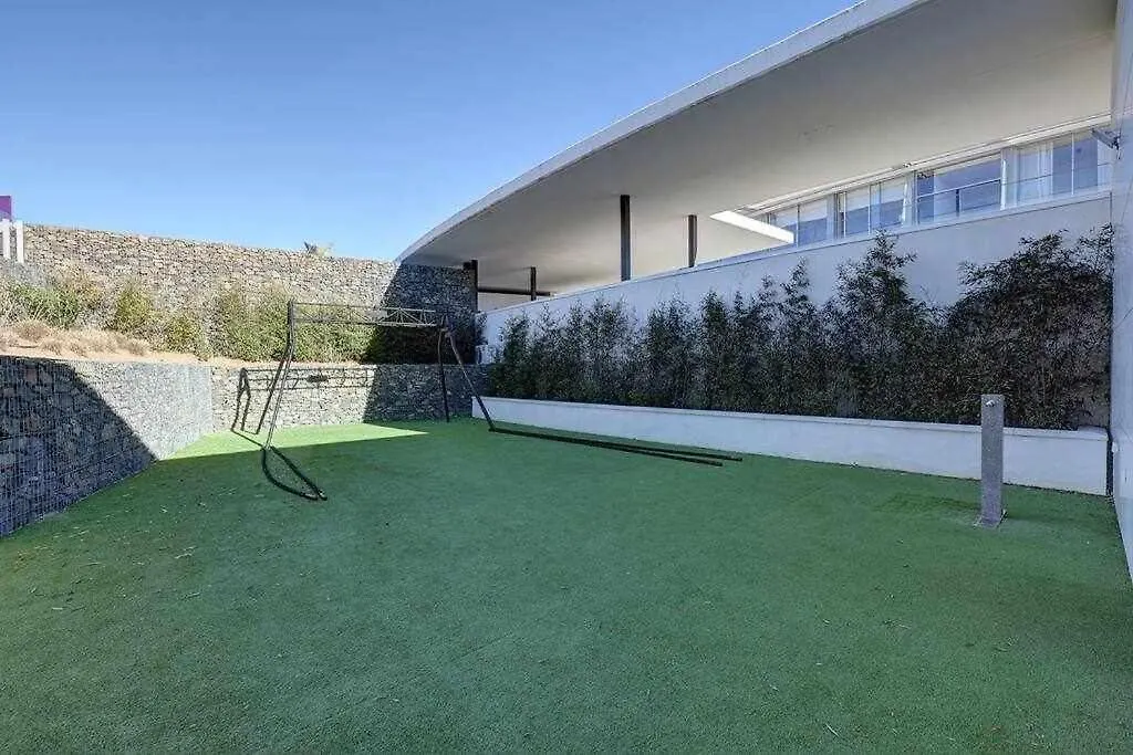 Edge Luxury Beachfront 3Br, 3 Pools, Spa, Gym Estepona