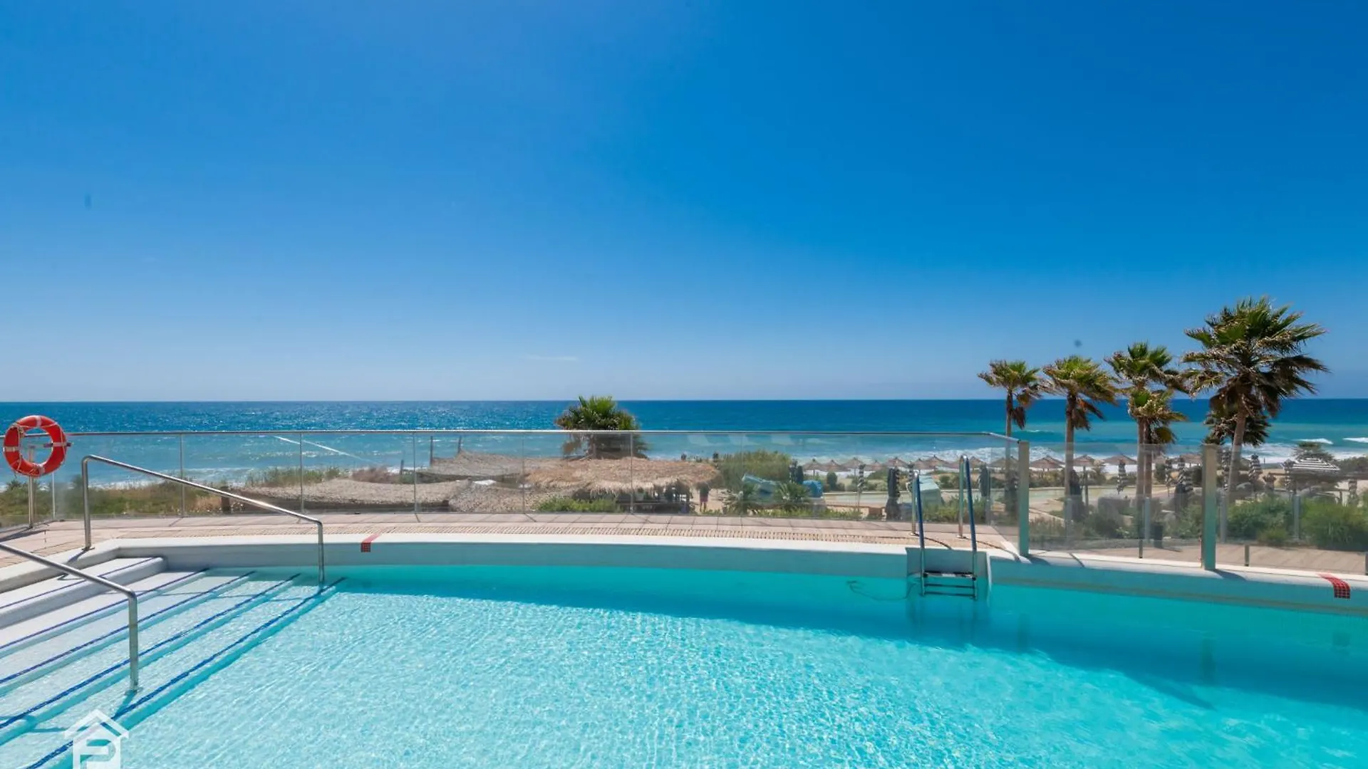 Apartment Edge Luxury Beachfront 3Br, 3 Pools, Spa, Gym Estepona