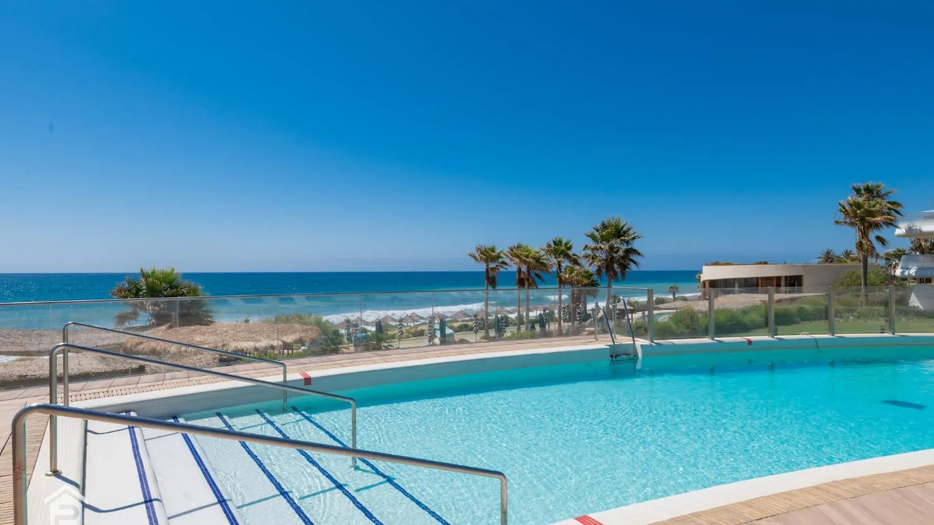 Edge Luxury Beachfront 3Br, 3 Pools, Spa, Gym Estepona