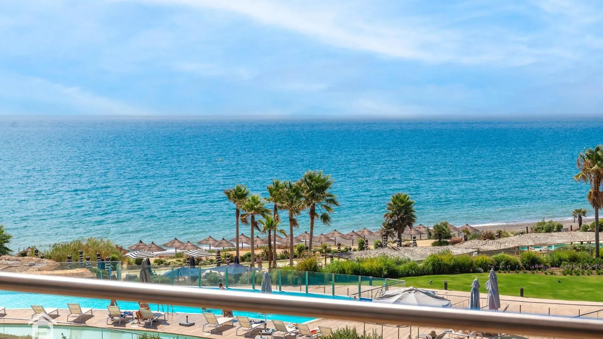 Edge Luxury Beachfront 3Br, 3 Pools, Spa, Gym Estepona