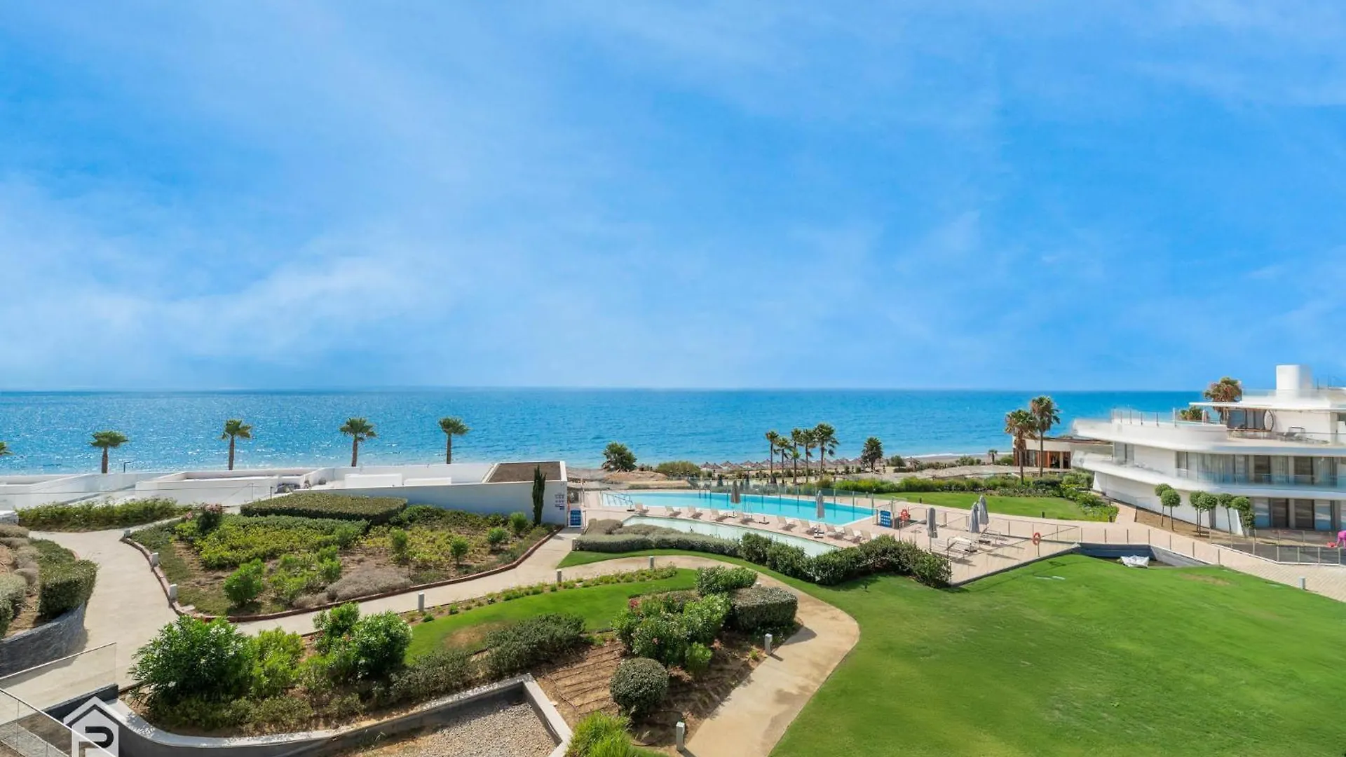 Edge Luxury Beachfront 3Br, 3 Pools, Spa, Gym Estepona
