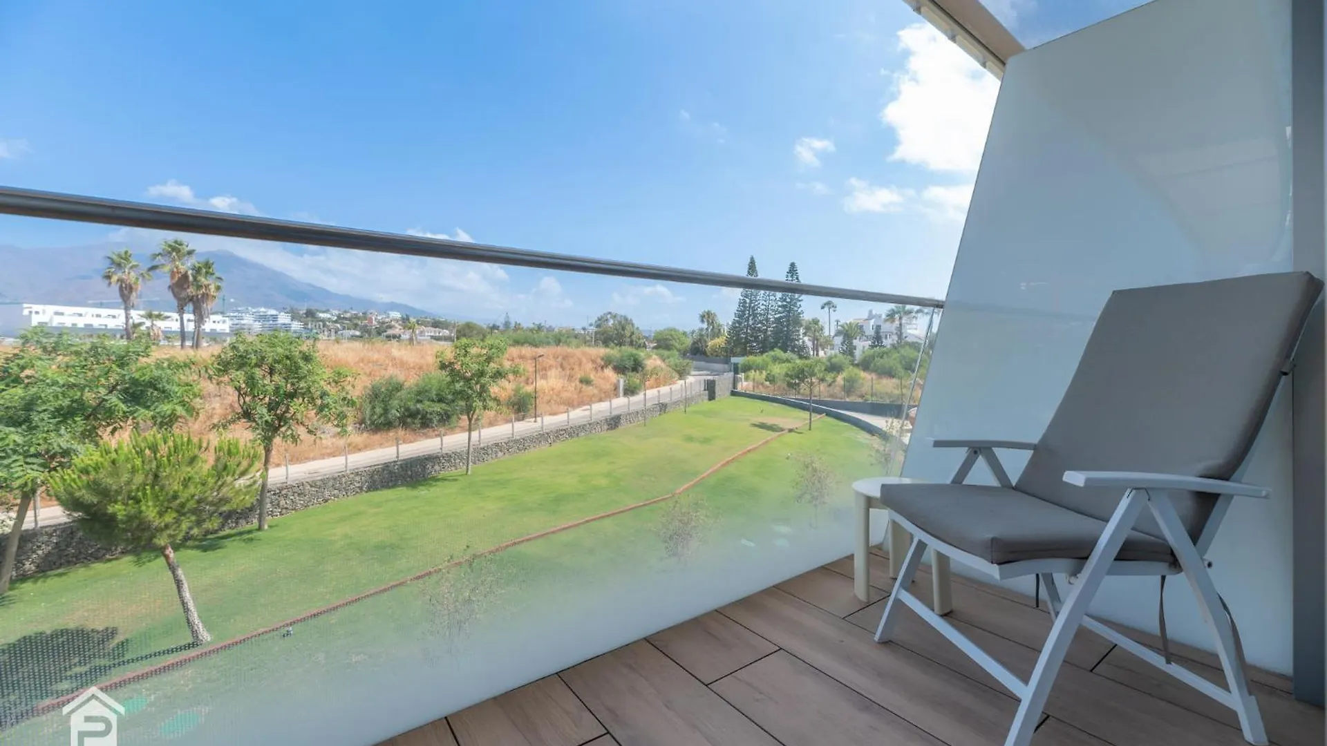 Apartment Edge Luxury Beachfront 3Br, 3 Pools, Spa, Gym Estepona