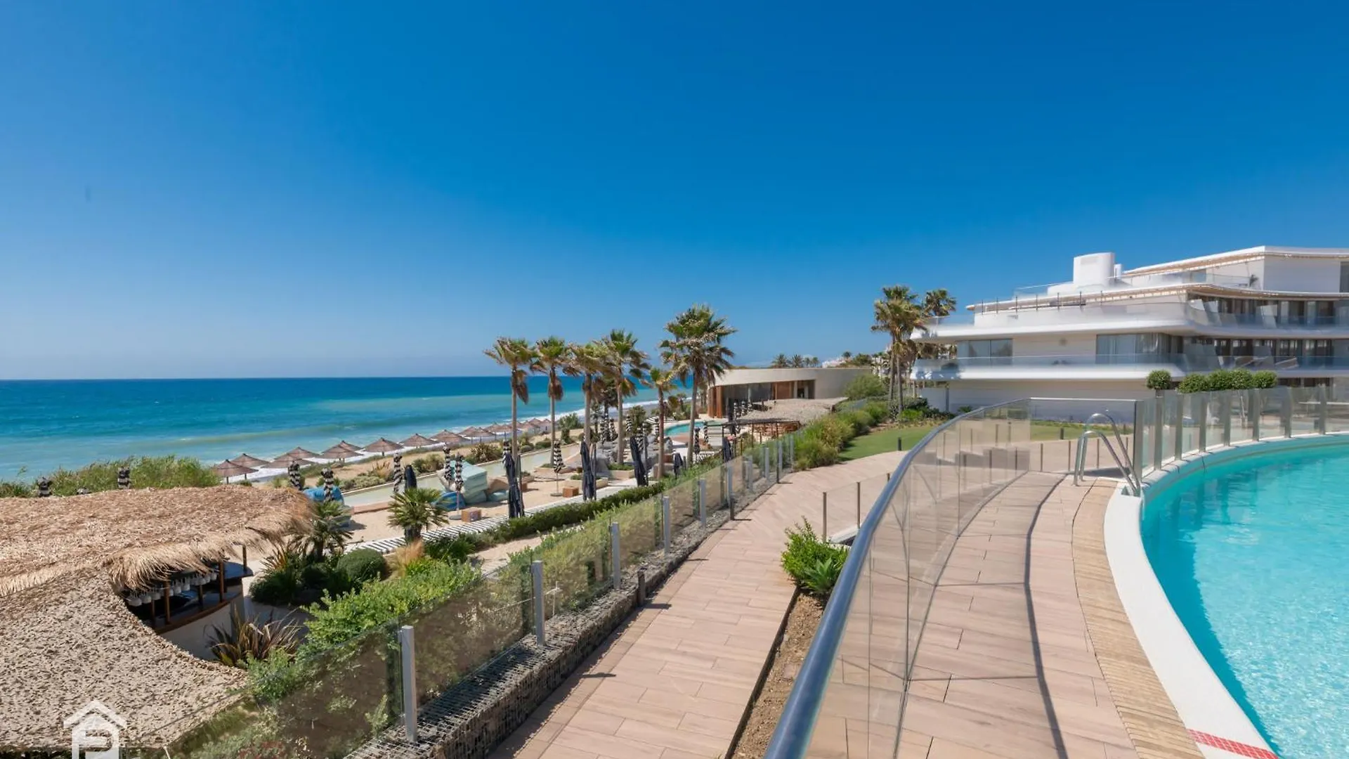 Edge Luxury Beachfront 3Br, 3 Pools, Spa, Gym エステポナ 0*,