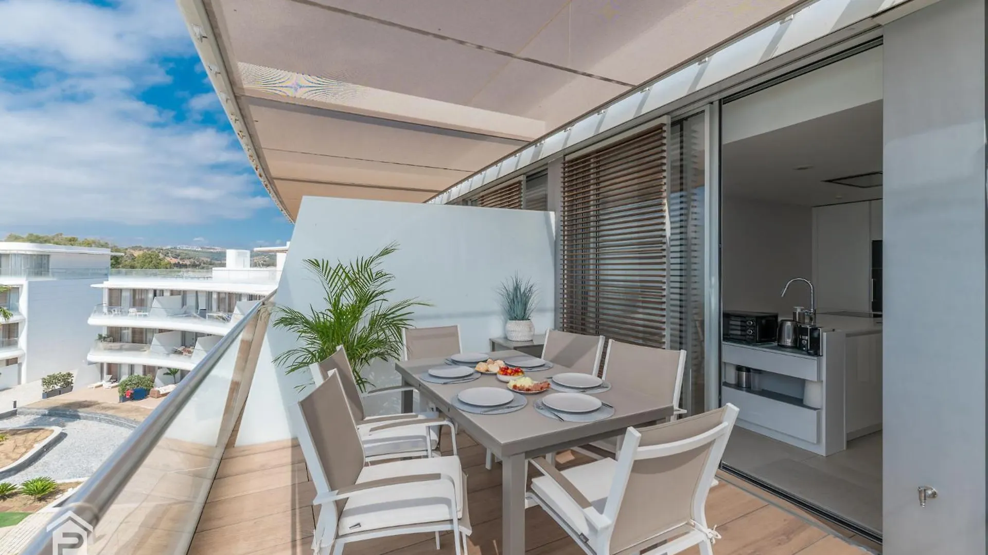 アパート Edge Luxury Beachfront 3Br, 3 Pools, Spa, Gym エステポナ