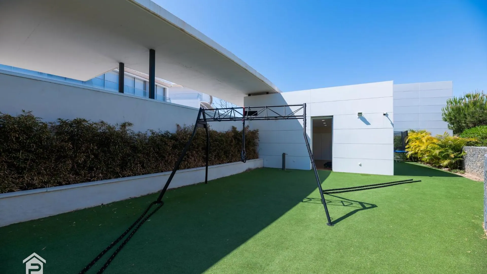 Edge Luxury Beachfront 3Br, 3 Pools, Spa, Gym エステポナ アパート