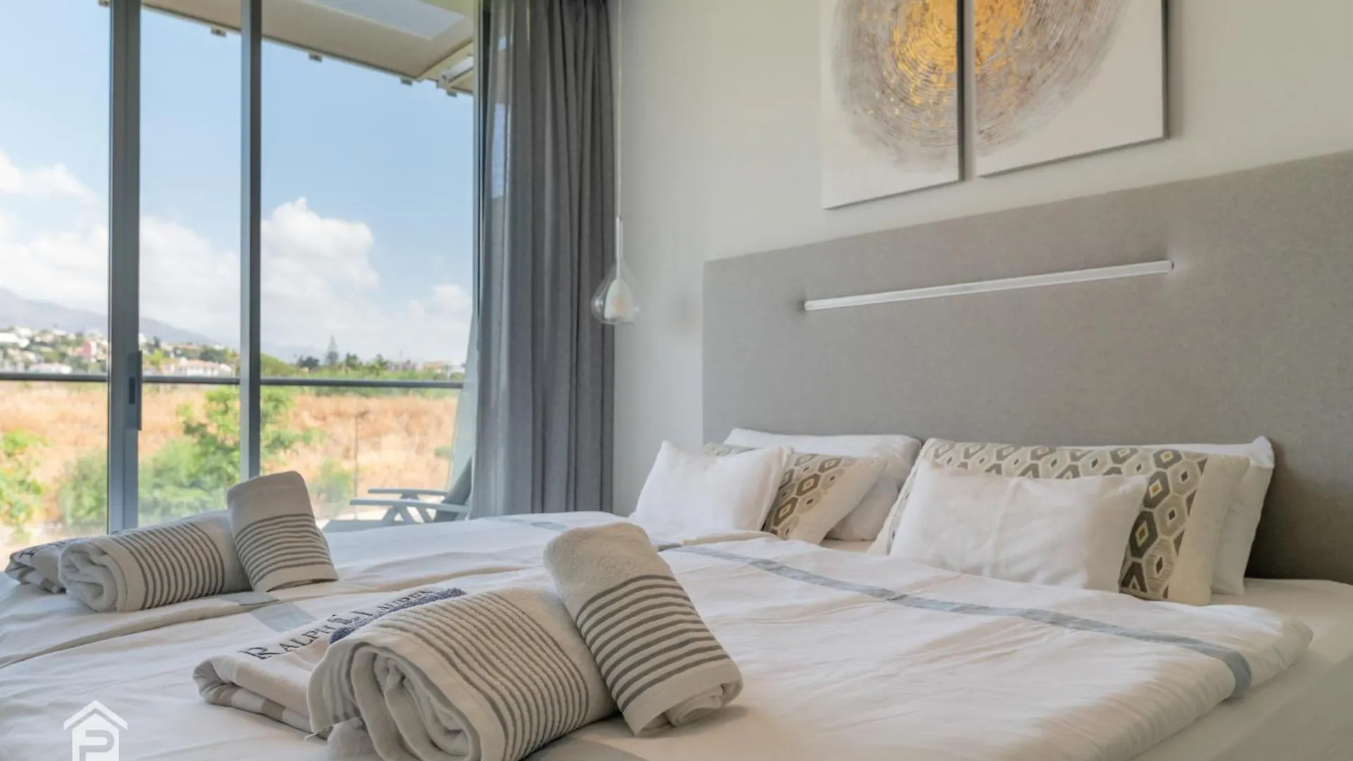 Edge Luxury Beachfront 3Br, 3 Pools, Spa, Gym エステポナ 0*,